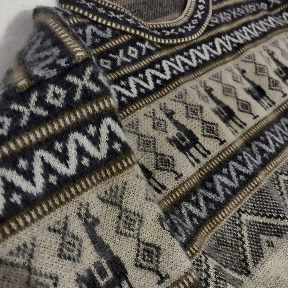 Handmade sweater - Picture 3 of 3